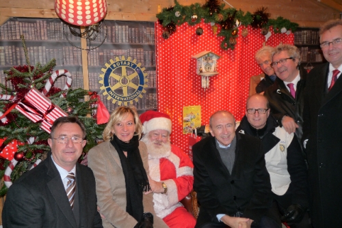 Gérard Collomb et l'équipe Rotary de Lyon
